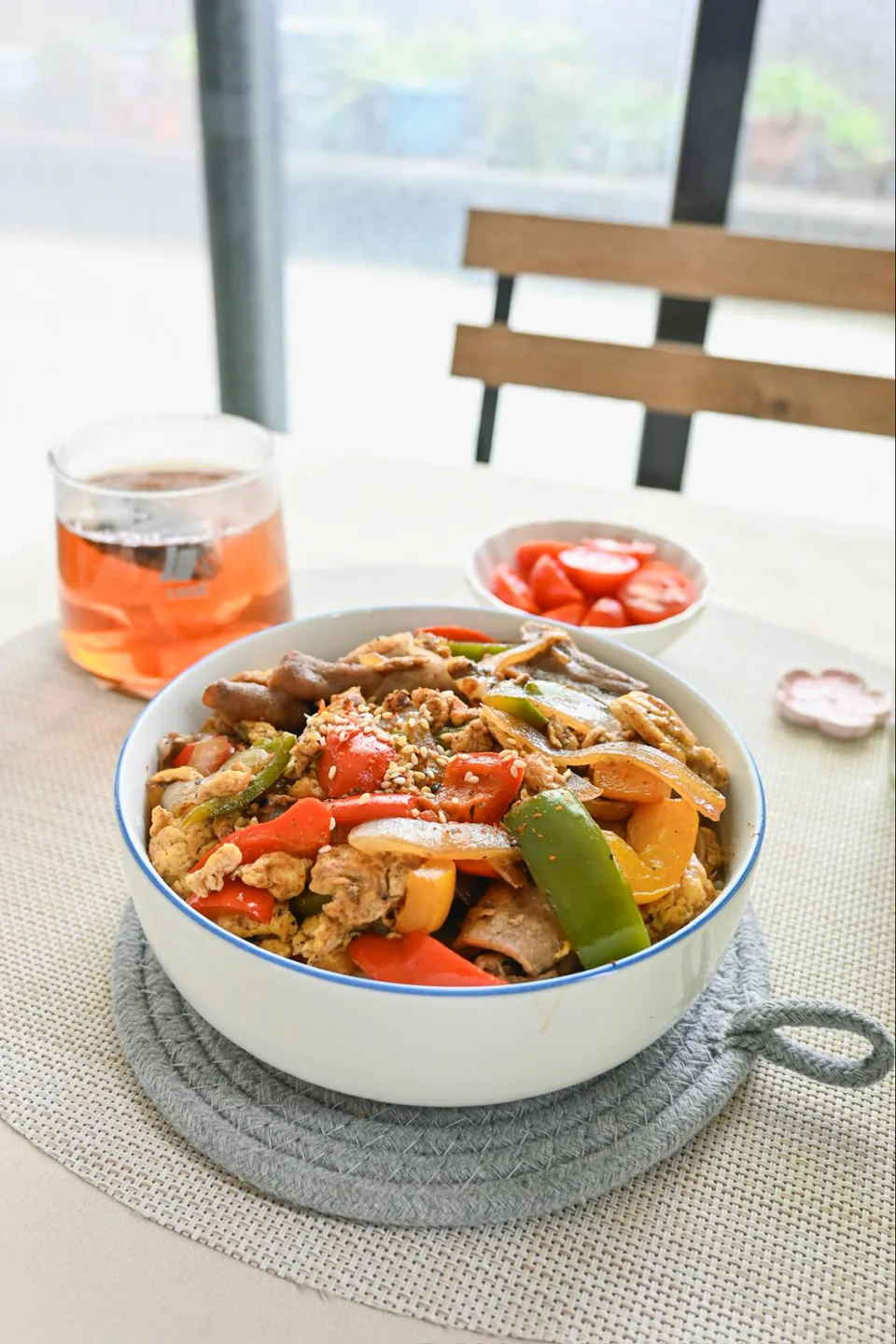 彩椒燴豬五花蓋飯